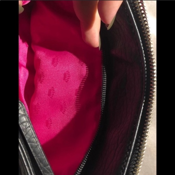 Juicy couture black vegan wristlet GC no stains - Picture 4 of 5